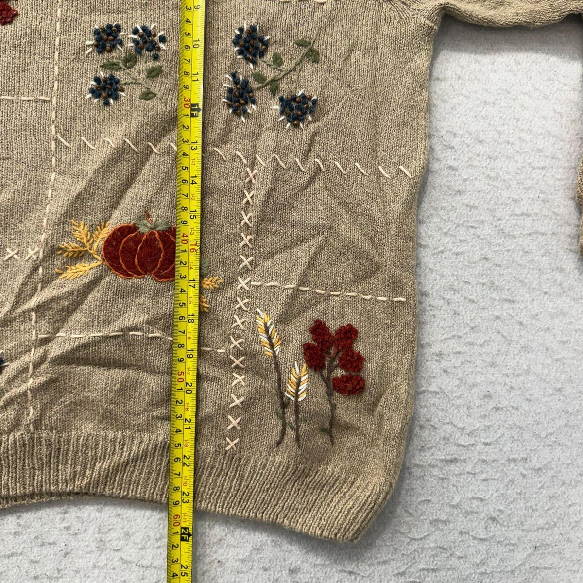 Vintage Y2K 2000's Women's Alfred Dunner Cream Boxy Embroidered Turtleneck
