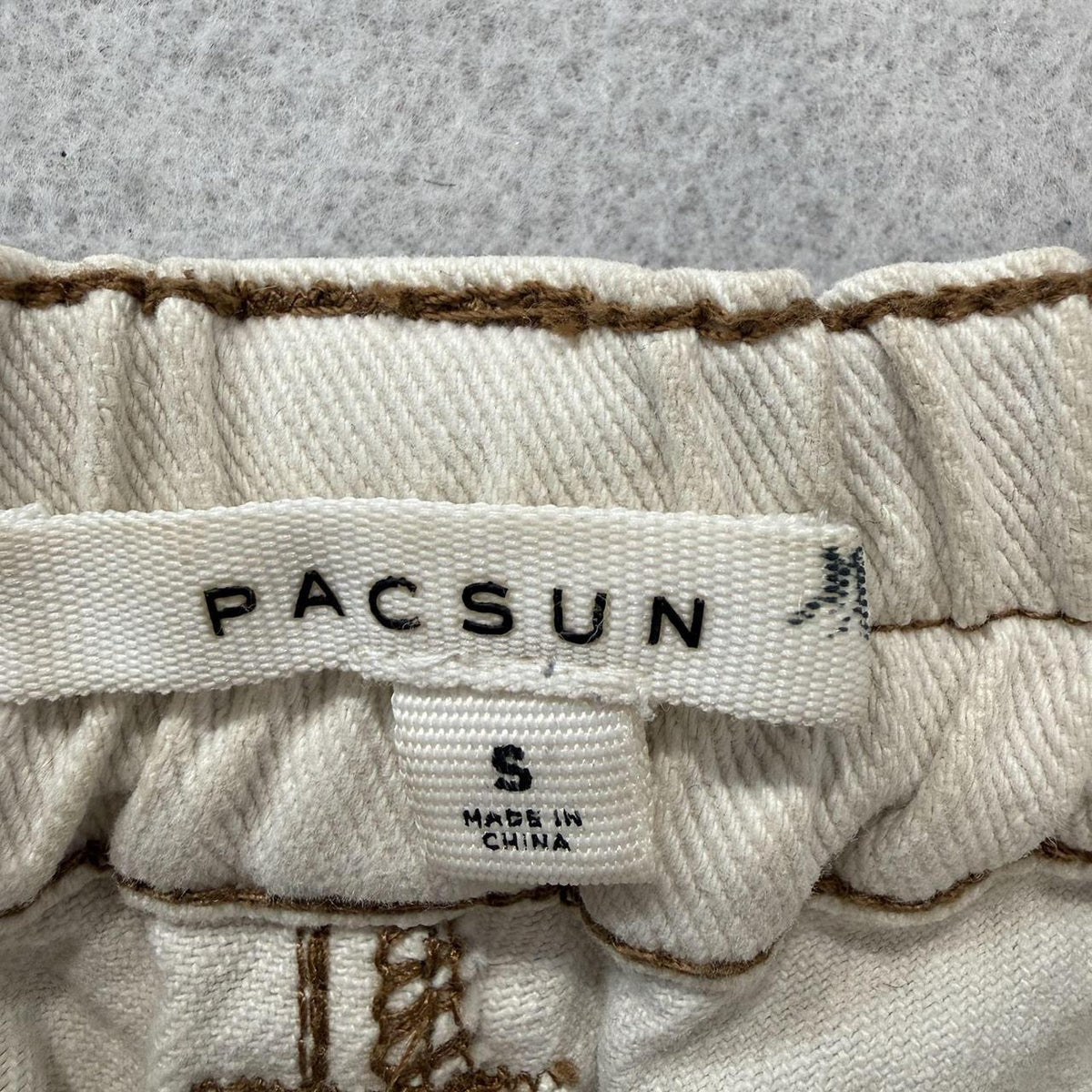 Vintage Y2K 2000's Pacsun Cream Baggy Cargo Pants
