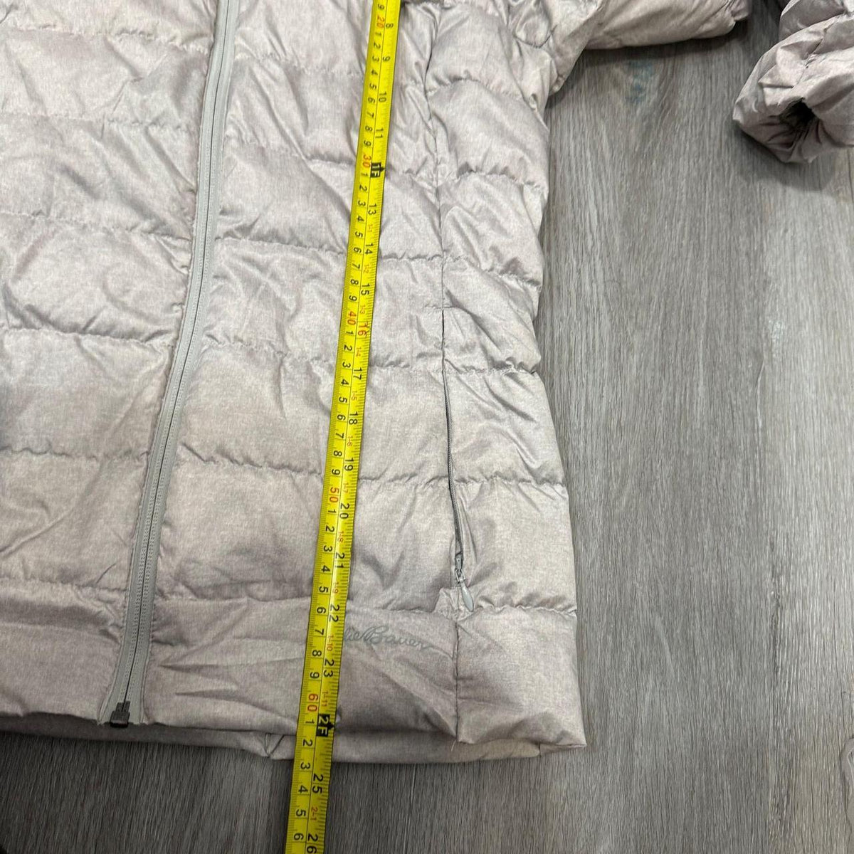 Vintage Y2K 2000's Women's Eddie Bauer Beige Boxy Puffer Jacket