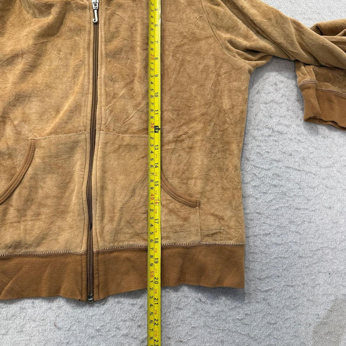 Vintage Y2K 2000's Women's Camel Boxy Faded Velour Zip Up Hoodie