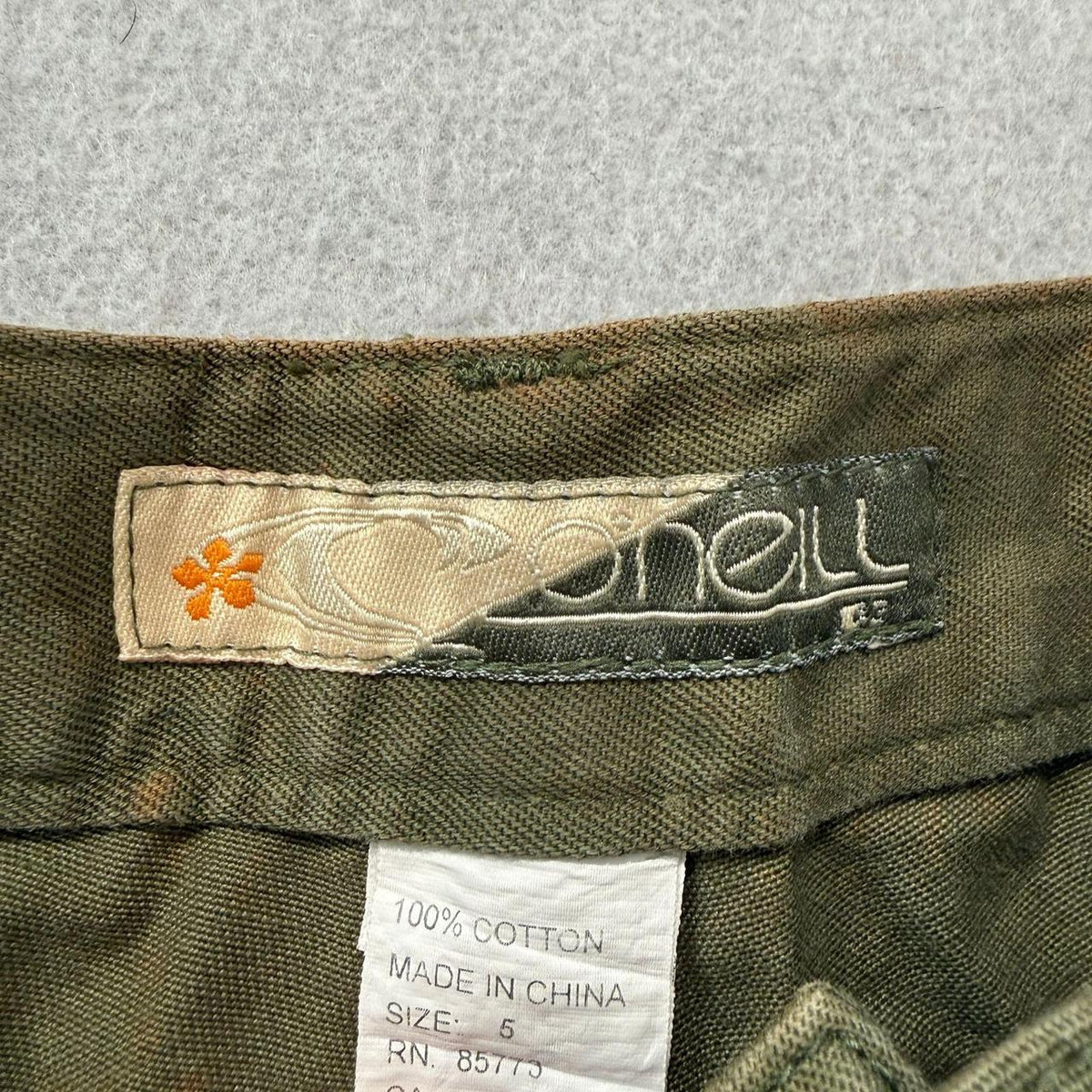 Vintage Y2K 2000's Women's O'Neill Olive Green Baggy Cargo Pants