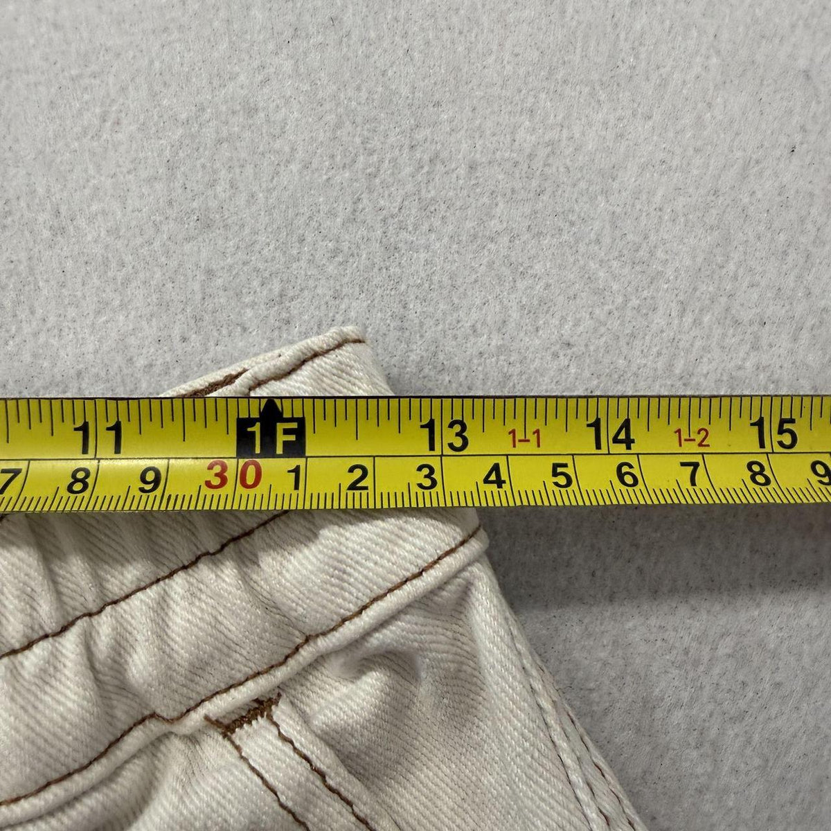 Vintage Y2K 2000's Pacsun Cream Baggy Cargo Pants