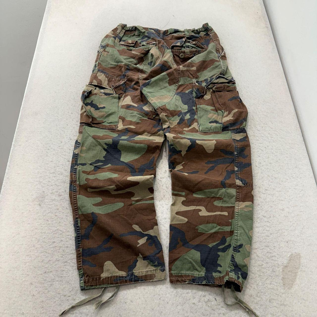 Vintage Y2K 2000's Baggy Camo Cargo Pants