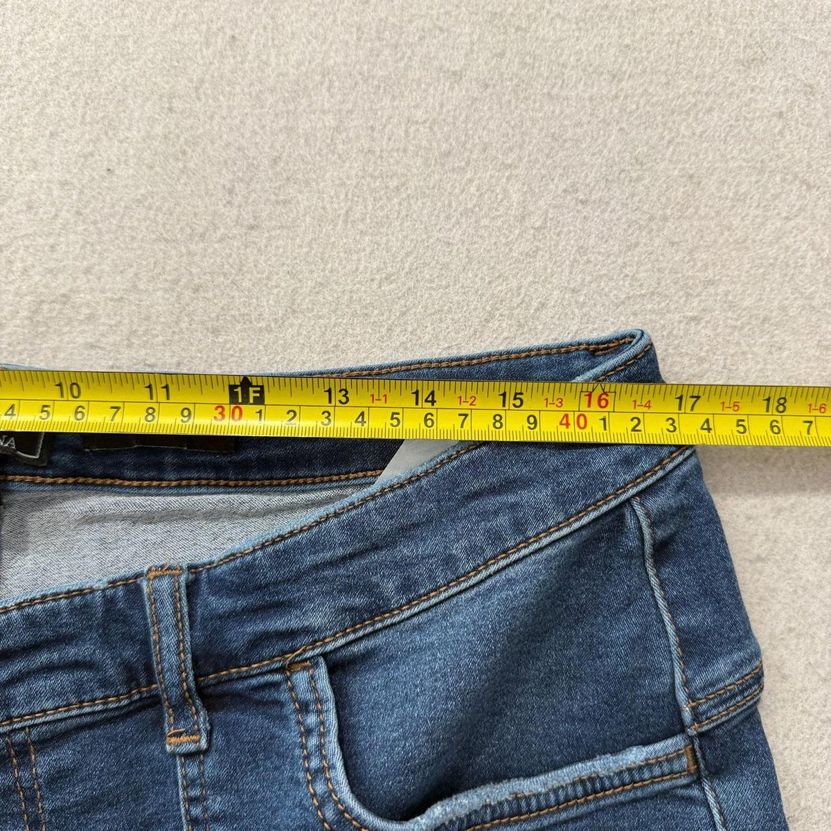 Vintage Y2K 2000's Women's Wide Leg Faded Jeans