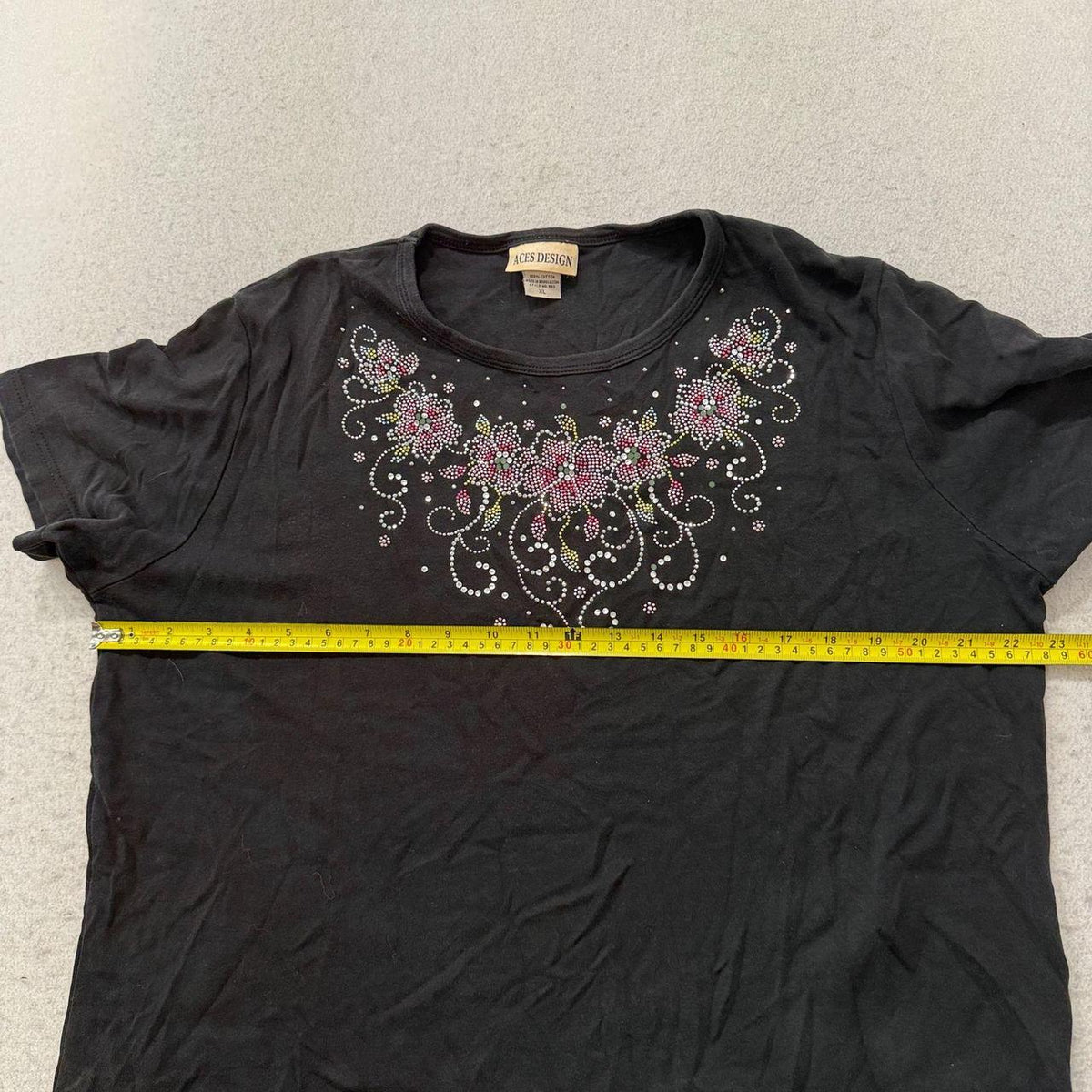 Vintage Y2K 2000's Women's Aces Design Black Graphic Floral Beaded Tee