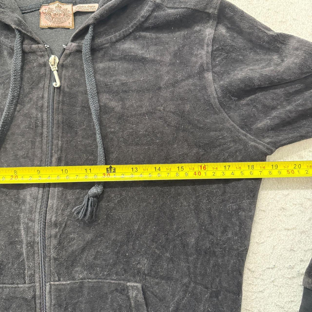 Vintage Y2K 2000's Women's Juicy Couture Charcoal Grey Boxy Zip Up Velour Hoodie