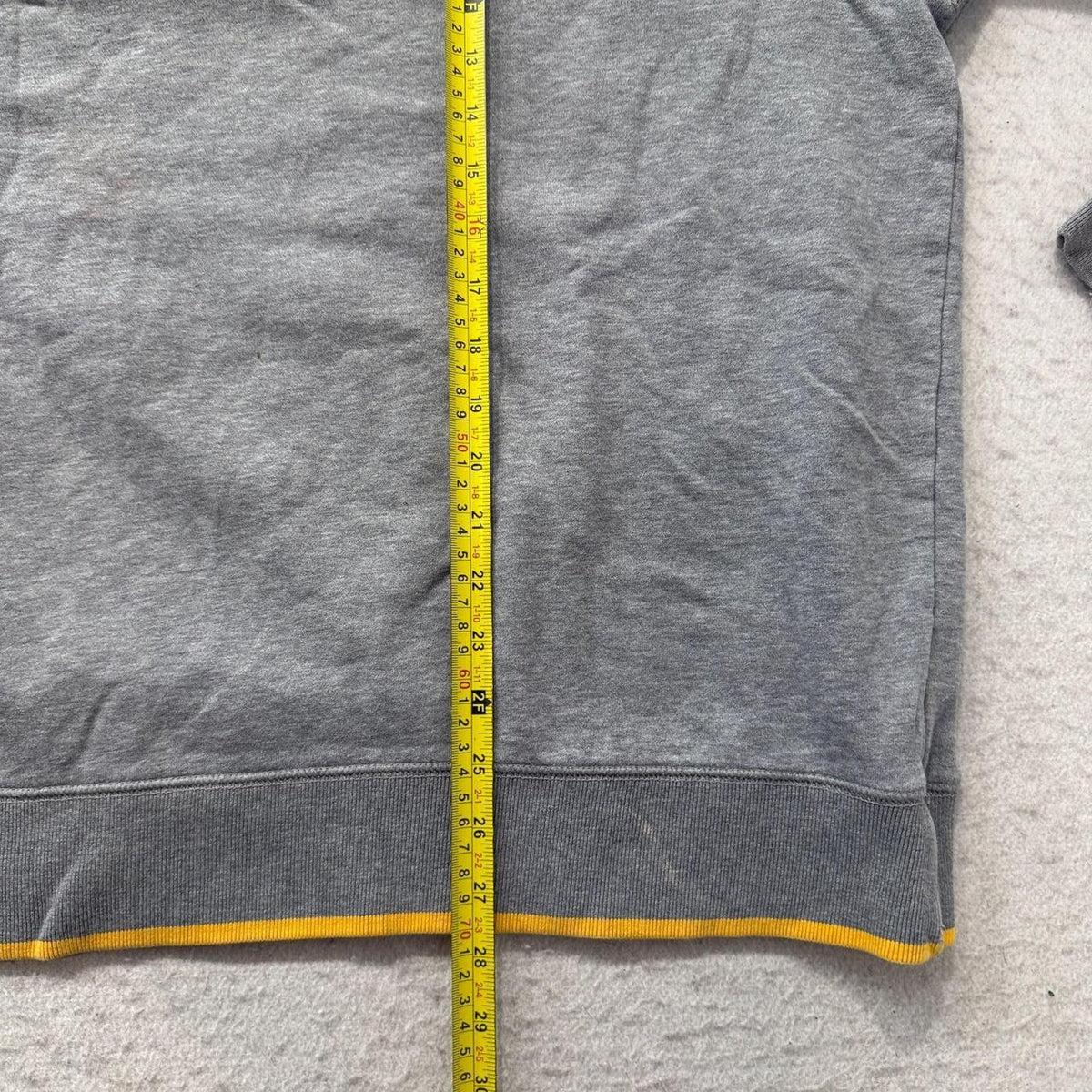 Vintage Y2K 2000's Nautica Grey Boxy Crewneck Sweatshirt