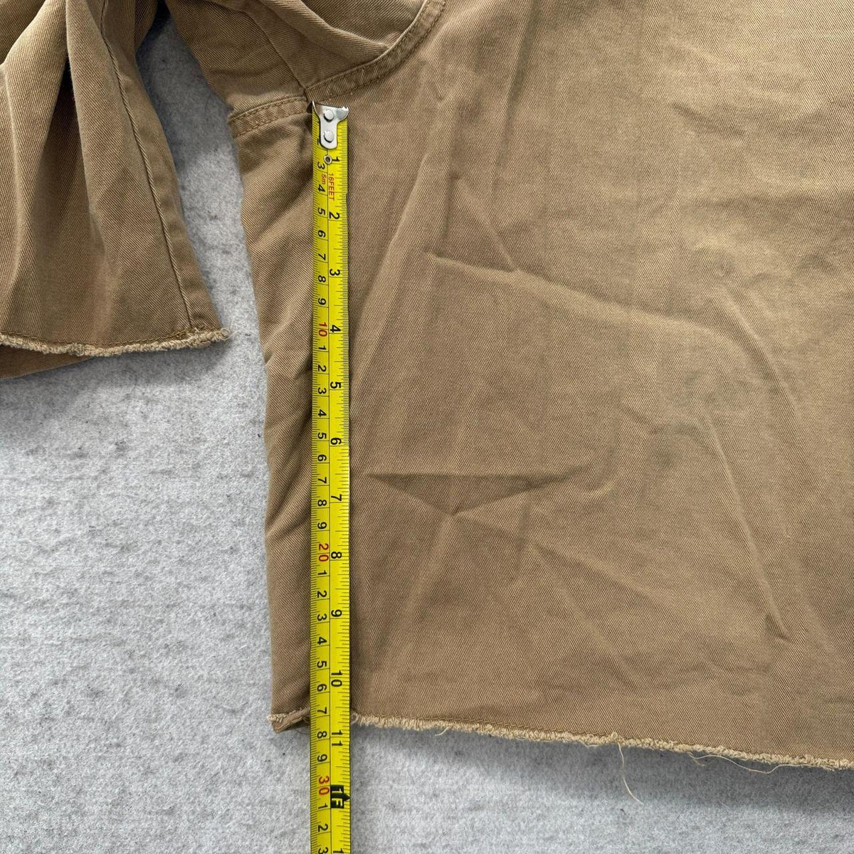 Vintage Y2K 2000's Baggy Distressed Tan Cargo Shorts