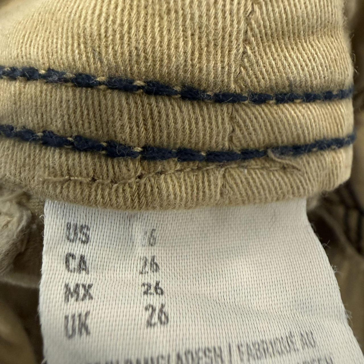 Vintage Y2K 2000's American Eagle Khaki Baggy Cargo Shorts