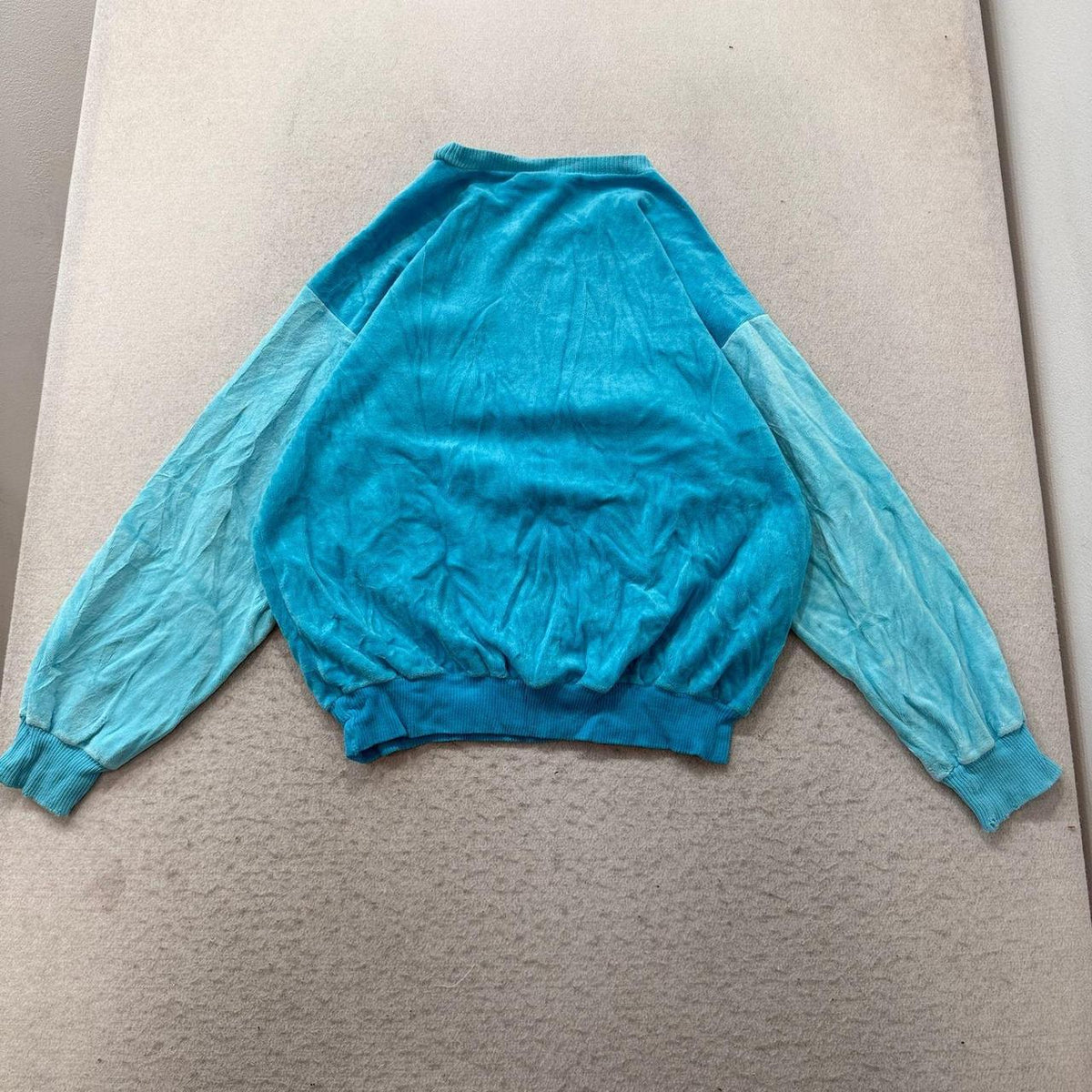 Vintage Y2K 2000's Women's Aileen Turquoise Color-Block Oversized Velour Sweatshirt