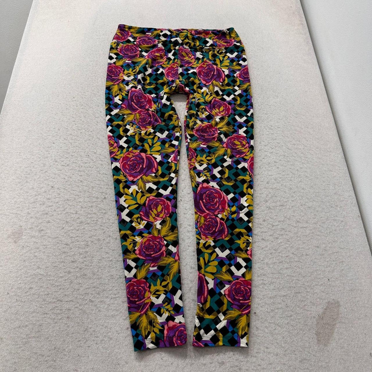 Vintage Y2K 2000's Women's Caprice Floral Argyle Print Open Leg Leggings