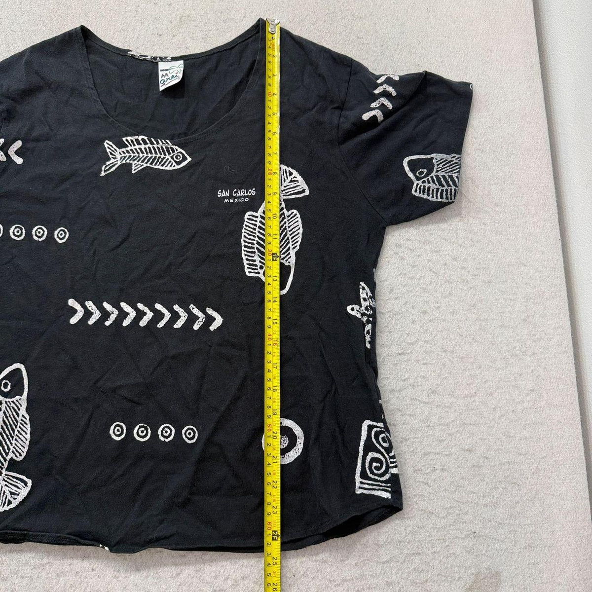 Vintage Y2K 2000's Women's Quill Black Boxy Graphic Tee