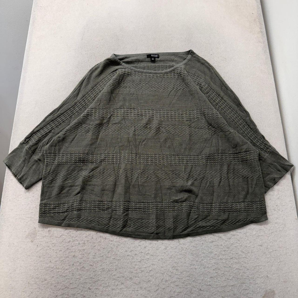Vintage Y2K 2000's Women's Anai Sage Green Oversized Knit Sweater