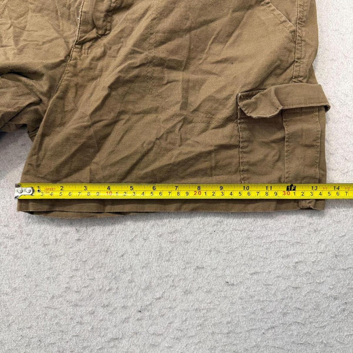 Vintage Y2K 2000's Lee Tan Khaki Baggy Cargo Shorts