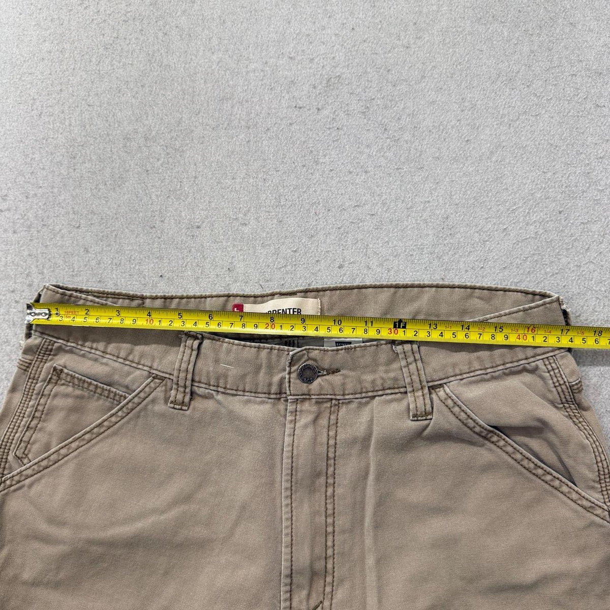 Vintage Y2K 2000's Levi's Khaki Tan Baggy Carpenter Shorts