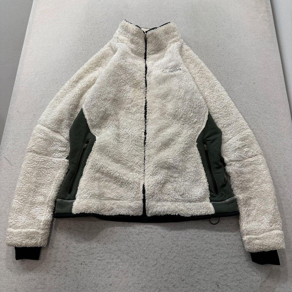 Vintage Y2K 2000's Women's Cream Zip Up Fleece Jacket