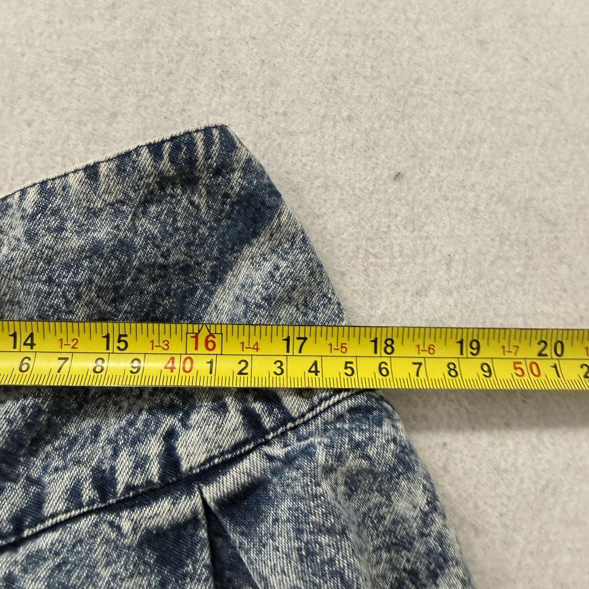 Vintage 90s Women's Faded Open Leg Acid Wash Denim Shorts