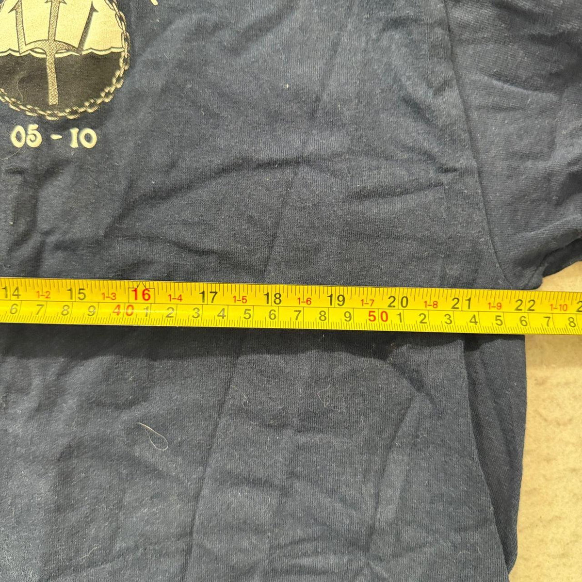Vintage Y2K 2000's Gildan Navy Graphic Tee
