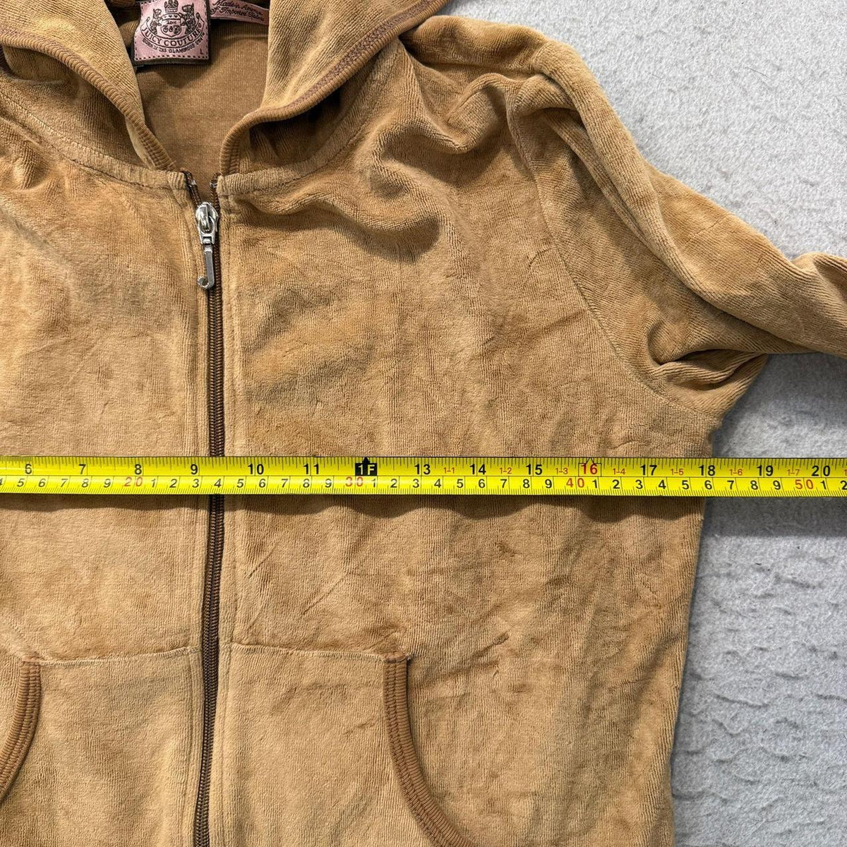 Vintage Y2K 2000's Women's Camel Boxy Faded Velour Zip Up Hoodie