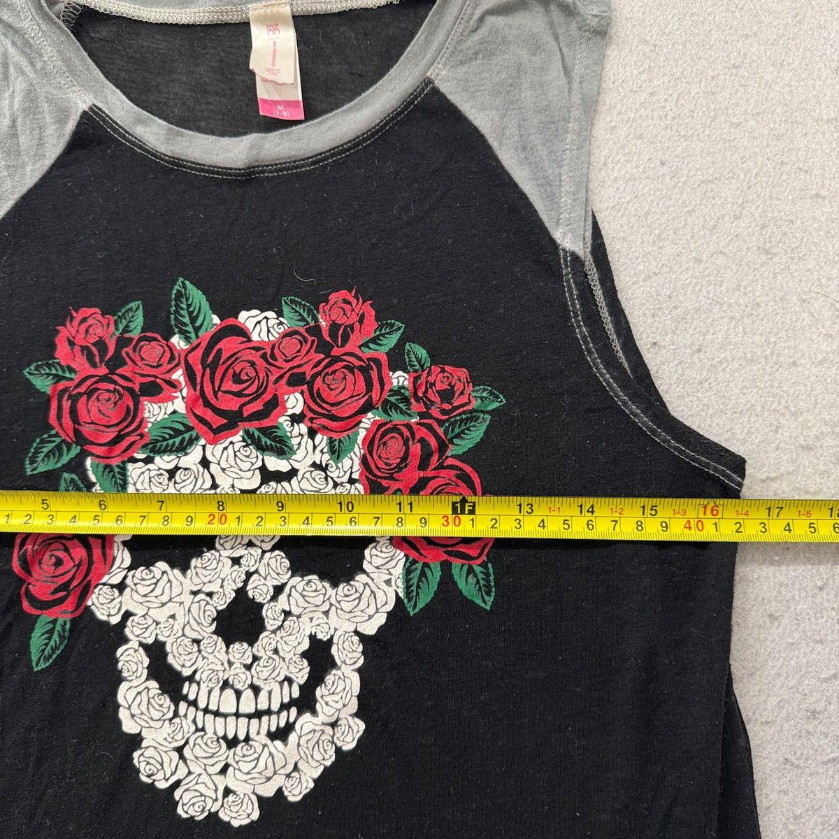 Vintage Y2K 2000's Black Grunge Skull Graphic Sleeveless Raglan Tee