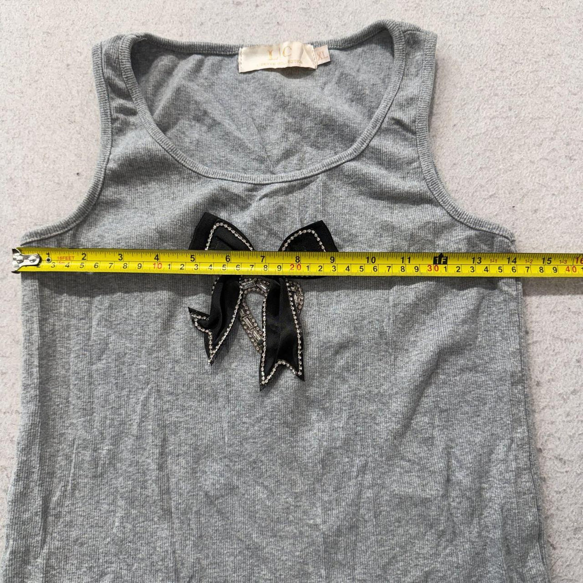 Vintage Y2K 2000's Women's Heather Grey Bow Graphic Tank Top