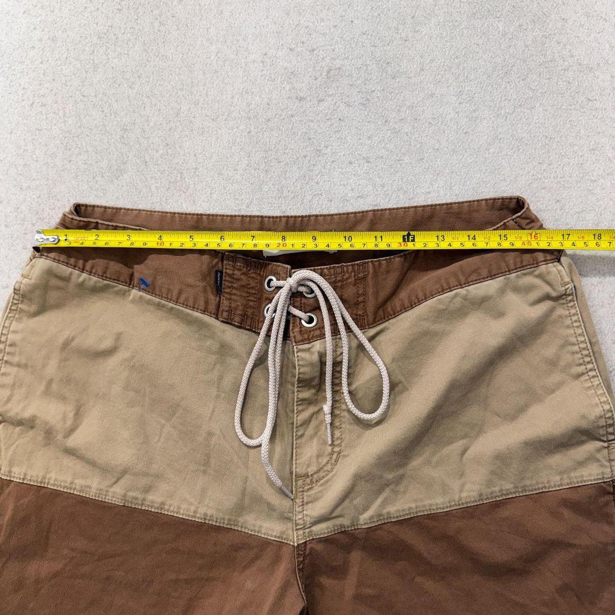 Vintage Y2K 2000's Quiksilver Tan Brown Colorblock Baggy Board Shorts