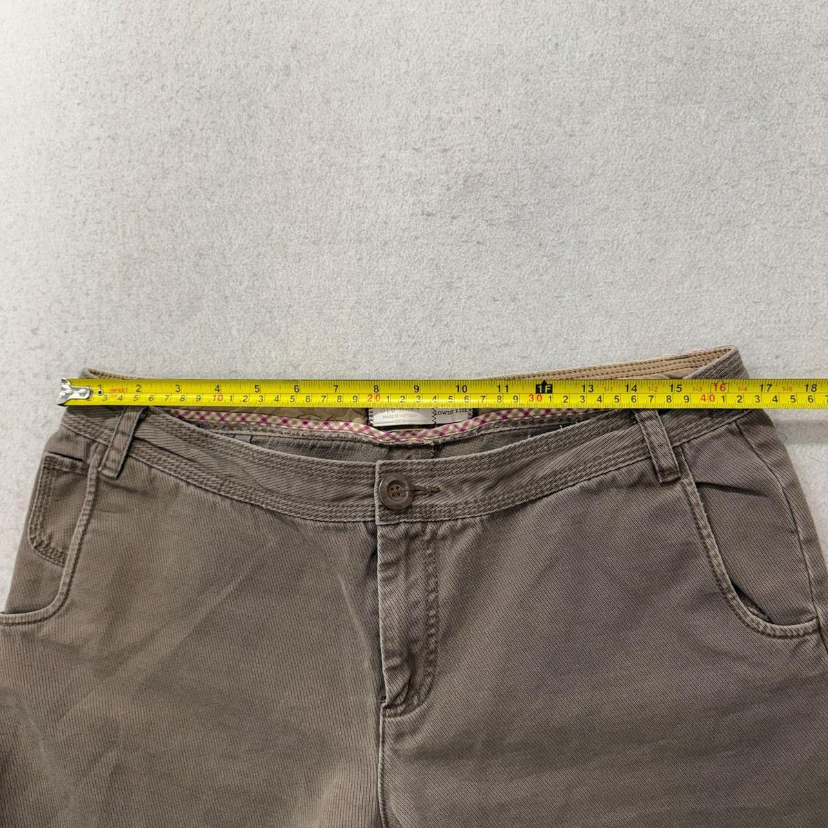 Vintage Y2K 2000's Women's Old Navy Khaki Faded Baggy Cargo Pants