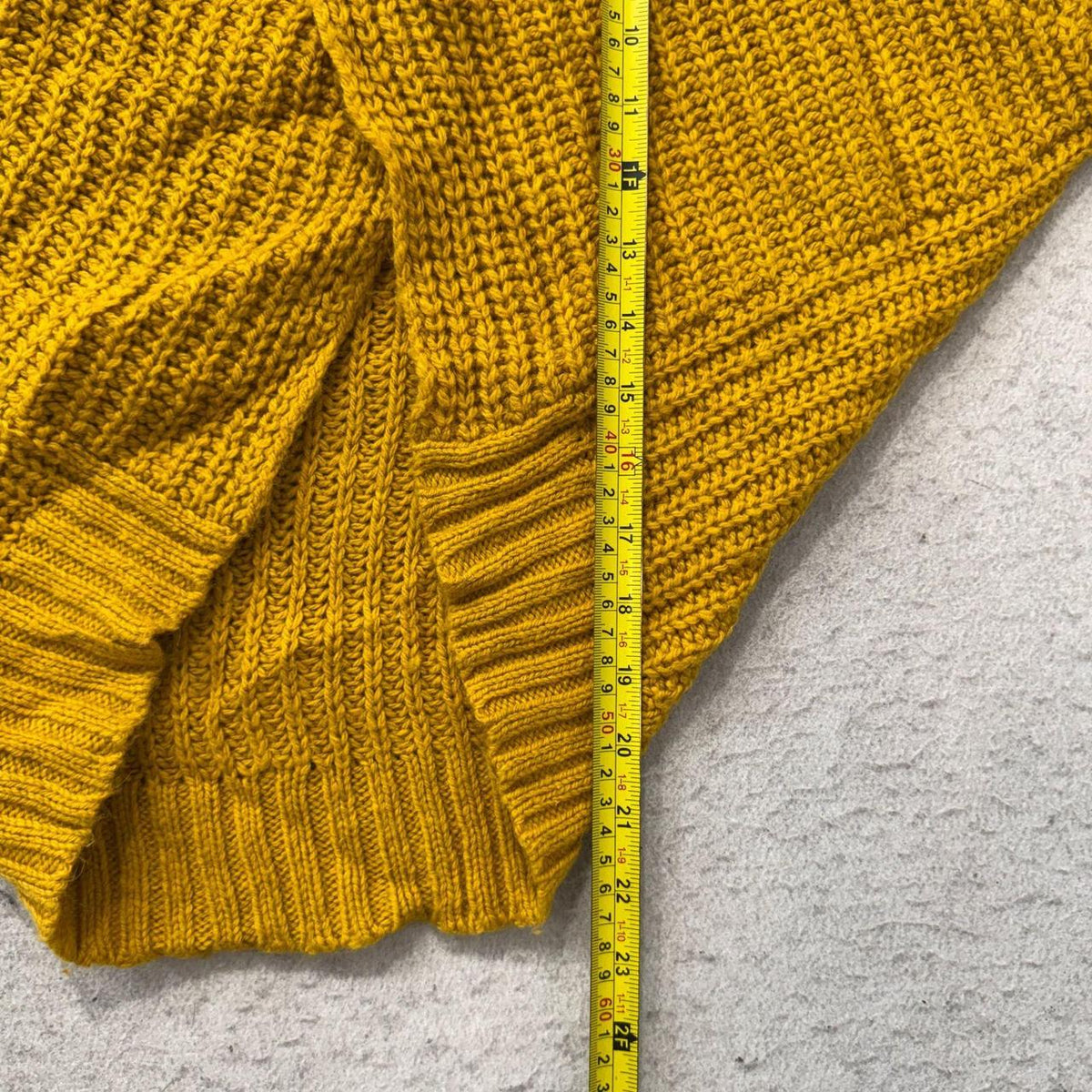 Vintage Y2K 2000's Women's Mustard Yellow Boxy Cropped Knit Sweater