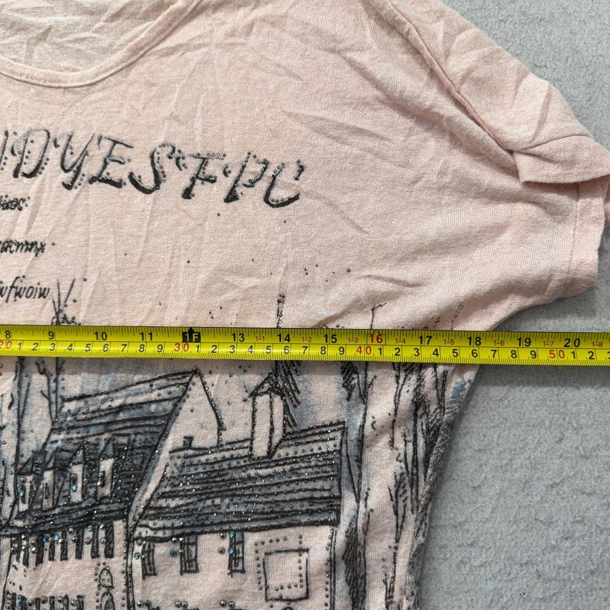 Vintage Y2K 2000's Women's Faded Distressed Pink Wanderlust Graphic Tee