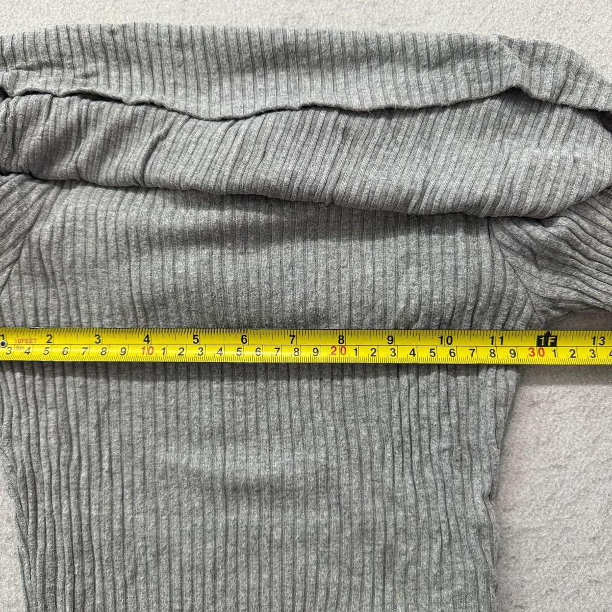 Vintage Y2K 2000's Urban Outfitters Grey Distressed Off-Shoulder Ribbed Crop Top