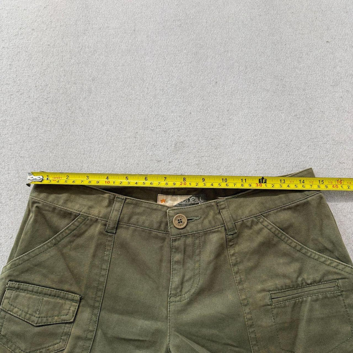 Vintage Y2K 2000's Women's O'Neill Olive Green Baggy Cargo Pants