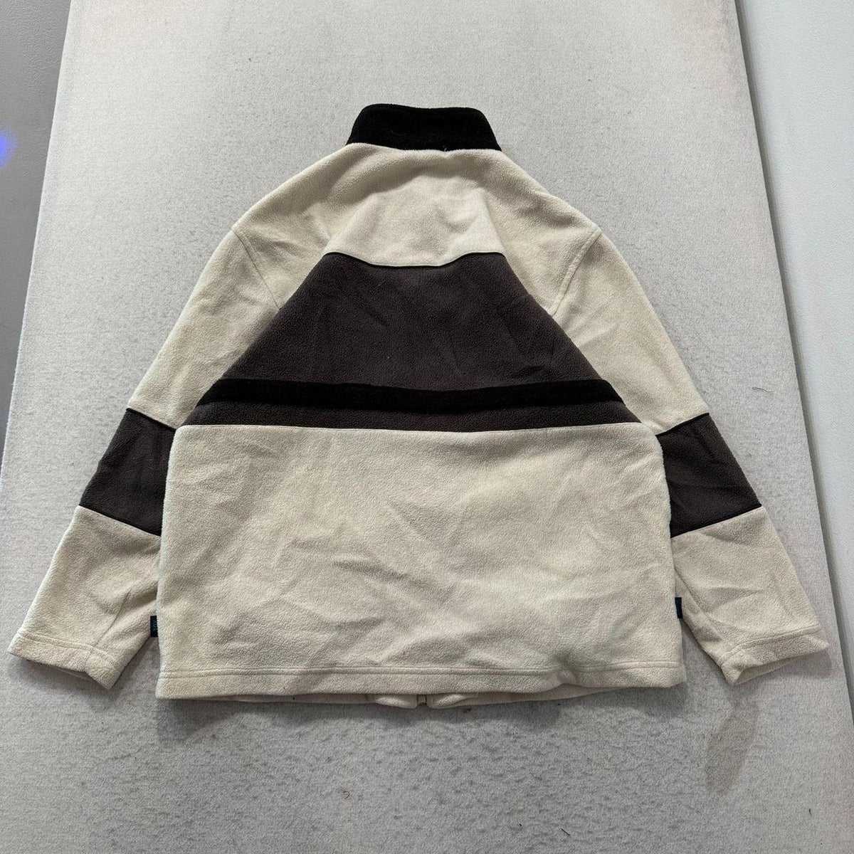 Vintage Y2K 2000's Women's Cream Black Colorblock Boxy Zip Up Fleece Jacket