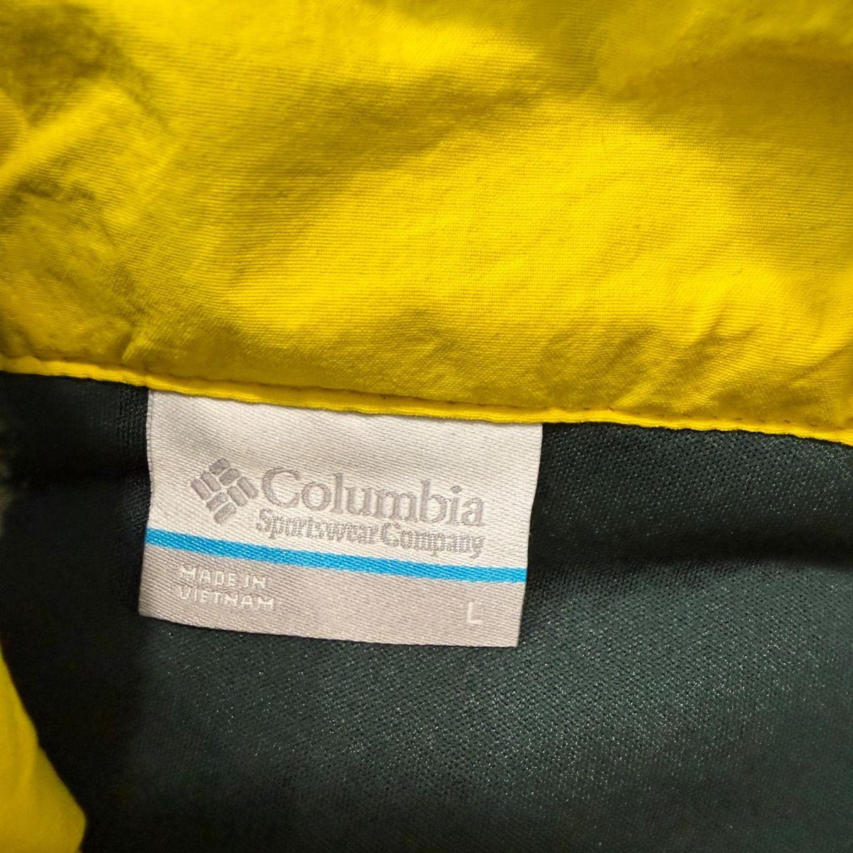 Vintage Y2K 2000's Columbia Forest Green Boxy Graphic Fleece Jacket